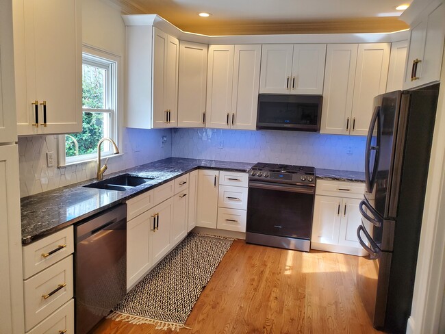 Kitchen - 3009 Alston Dr