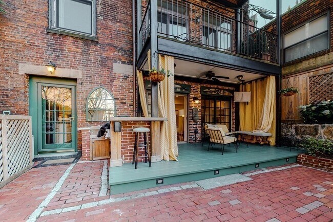 Building Photo - 23 Pinckney St