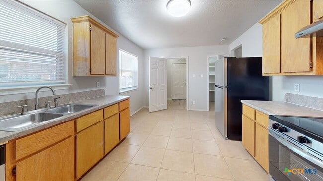 Building Photo - 3909 Bolivar Dr