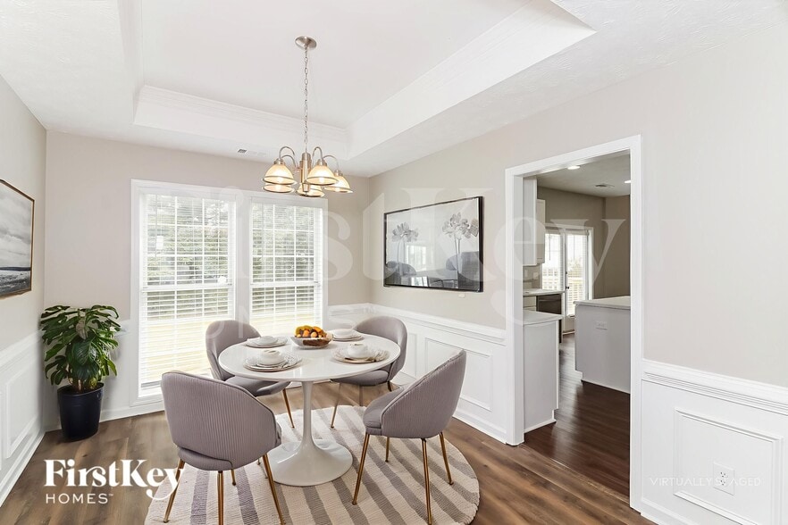 Building Photo - 1455 Chamirey Dr SW