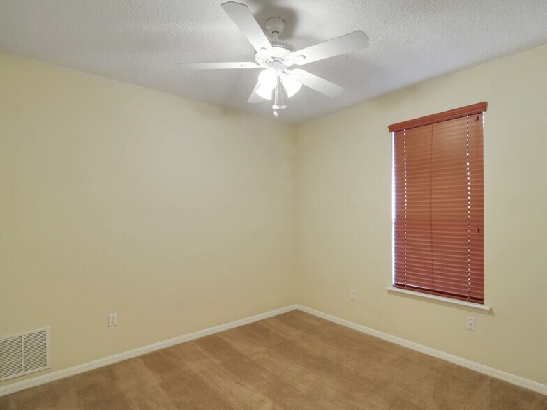 Building Photo - 3691 Blue Wing Ct