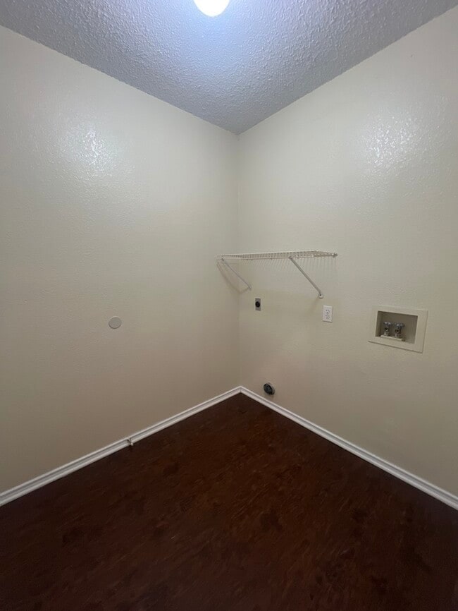 Building Photo - COZY 3/2/2 Fort Worth Home