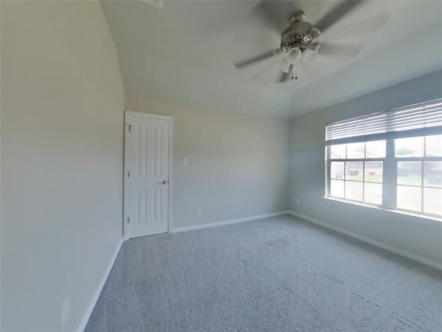Building Photo - 332 Valley Dr