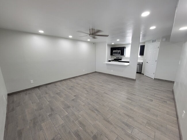 Building Photo - 3810 W Ironwood Hill Dr