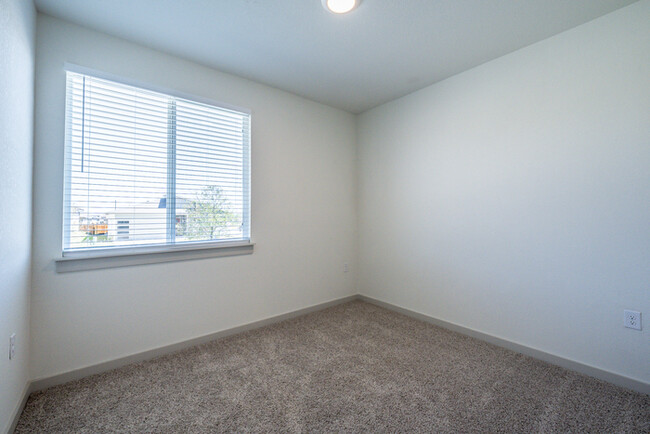 Building Photo - 13708 Lubeck Dr