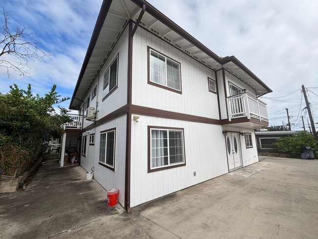 Building Photo - 1654 Olona Ln