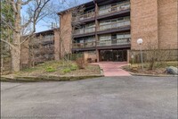 Building Photo - 5700 Hillcrest Ln