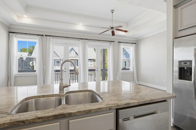 Building Photo - 26 E Pine Lands Lp