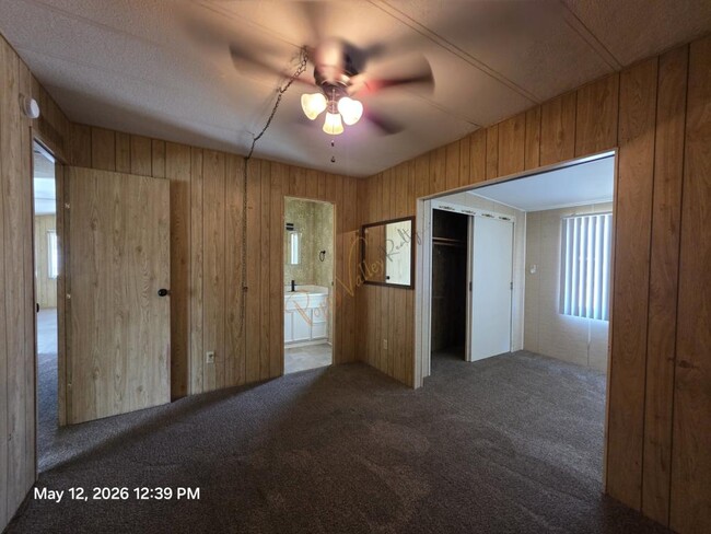 Building Photo - 2110 Balboa Dr
