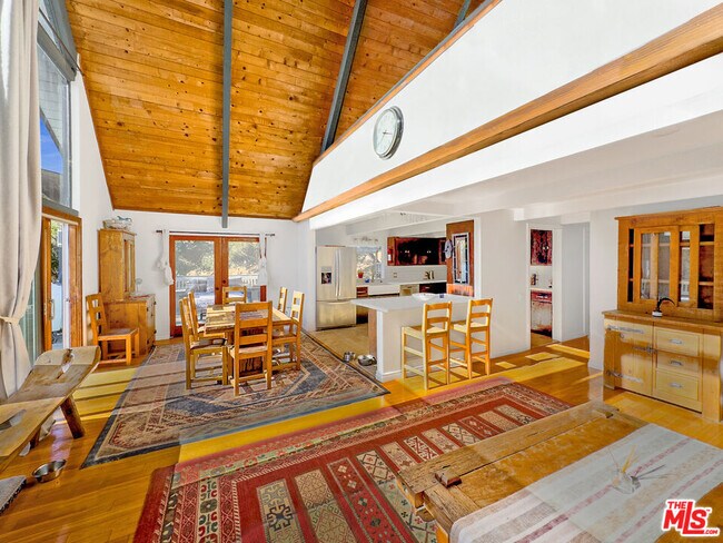 Building Photo - 22012 Topanga School Rd
