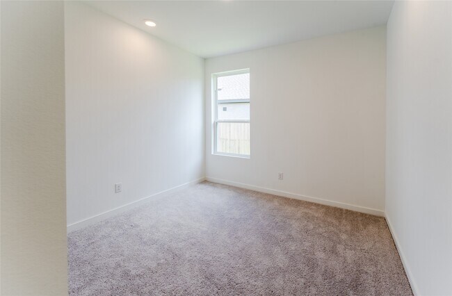 Building Photo - 6671 Iron Clover Dr