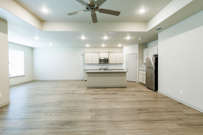 Building Photo - Wonderful 3/2 in Wolfforth!!!