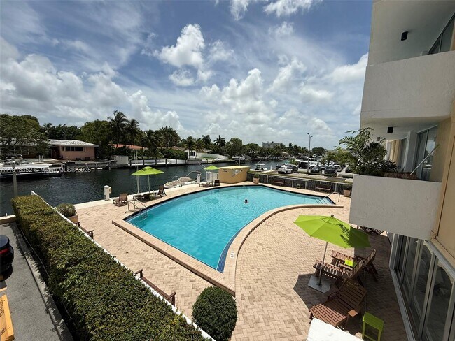 Building Photo - 2020 NE 135th St