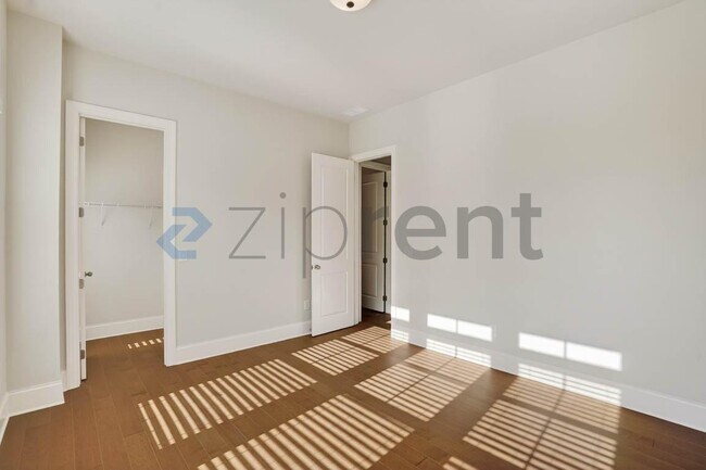 Building Photo - 6510 Wallace Farms Dr