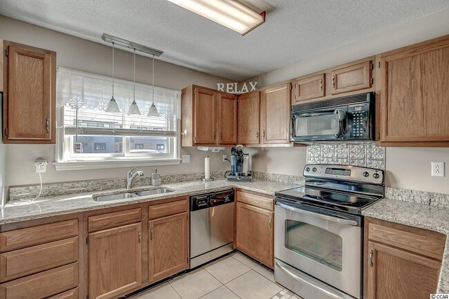 Building Photo - 775 Plantation Dr