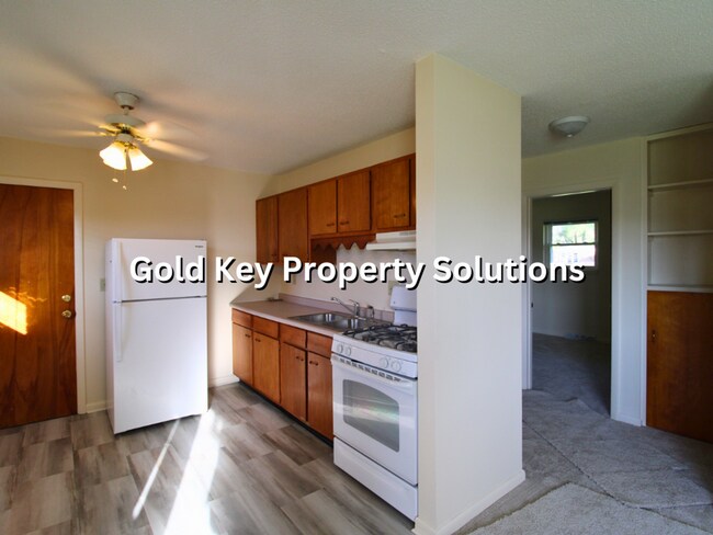 Building Photo - 818-820 Cossack Dr