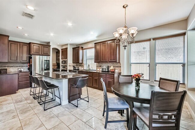 Building Photo - 2802 Kestrel Trace Ln