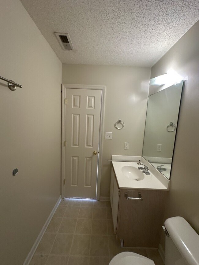 Building Photo - 809 Timberlake Trail