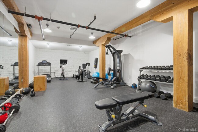 Building Photo - 50 Chestnut St