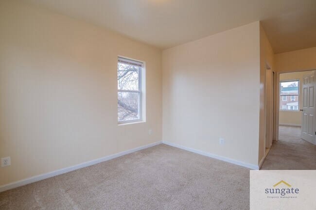 Building Photo - 2435 W Lafayette Ave