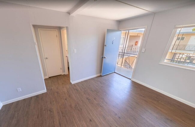 Building Photo - 1590 Oregon St