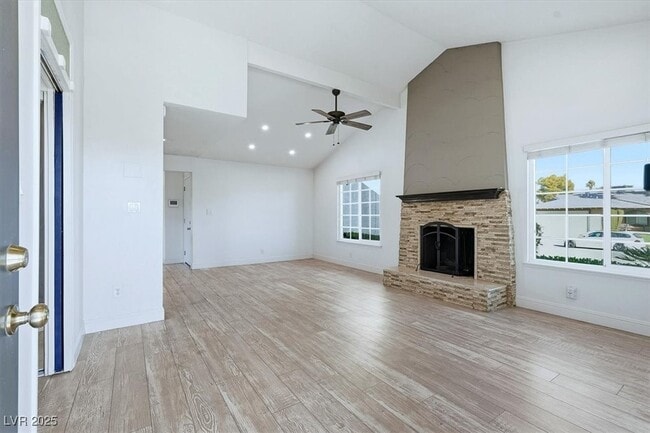 Building Photo - 6353 Whippoorwill Way