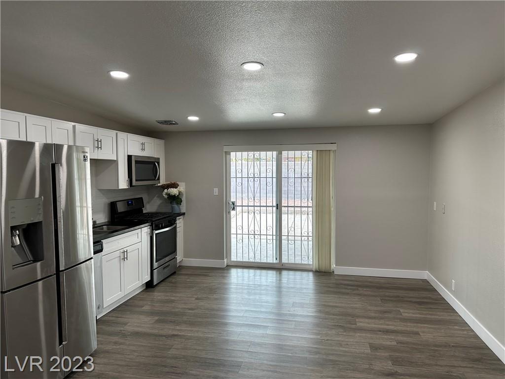 Building Photo - 2753 Talbot St