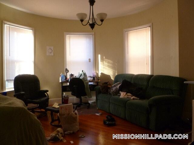 Building Photo - 8 Carmel St