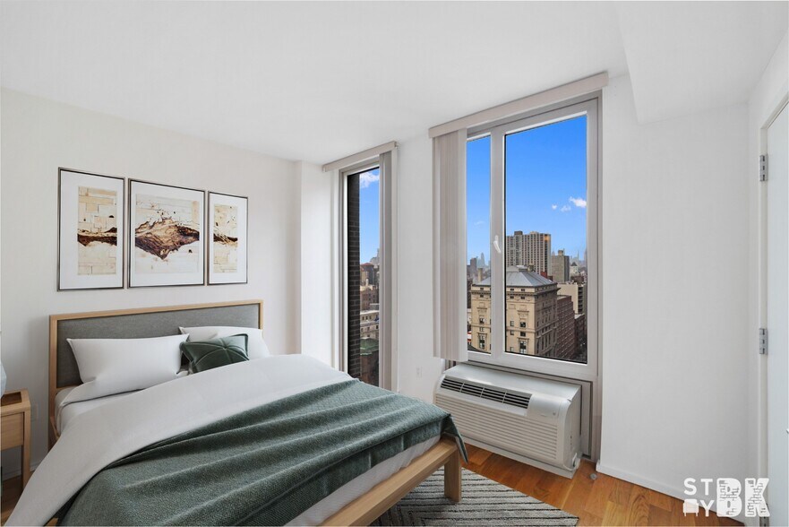 Building Photo - 172 Montague St