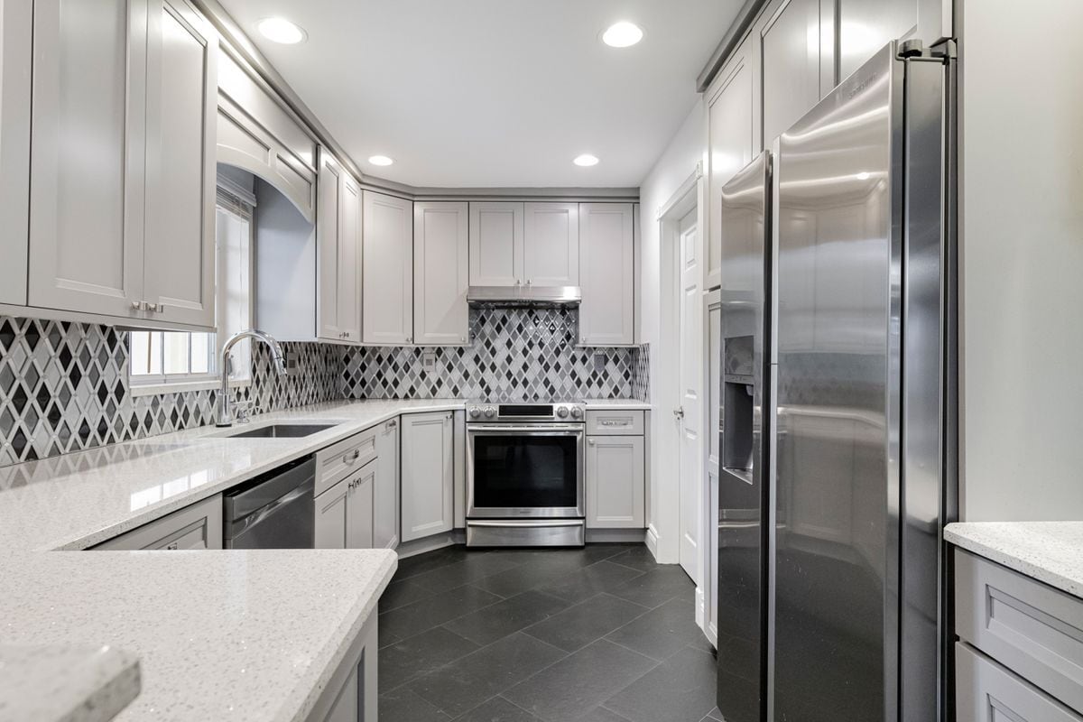 Building Photo - 276 SW 7th Ave