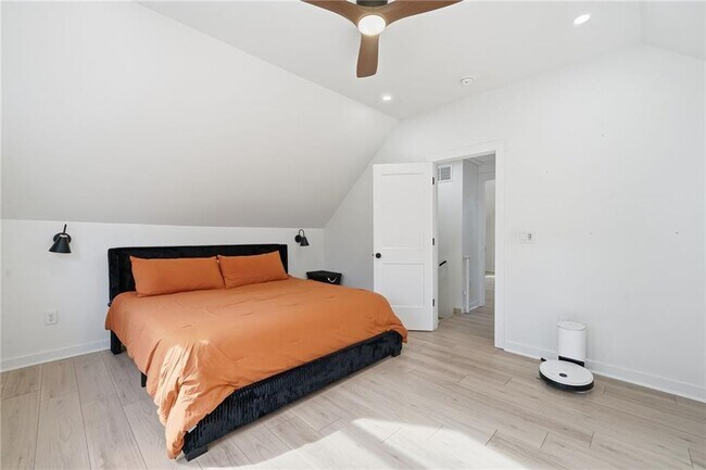 Building Photo - 2130 Cove Trail