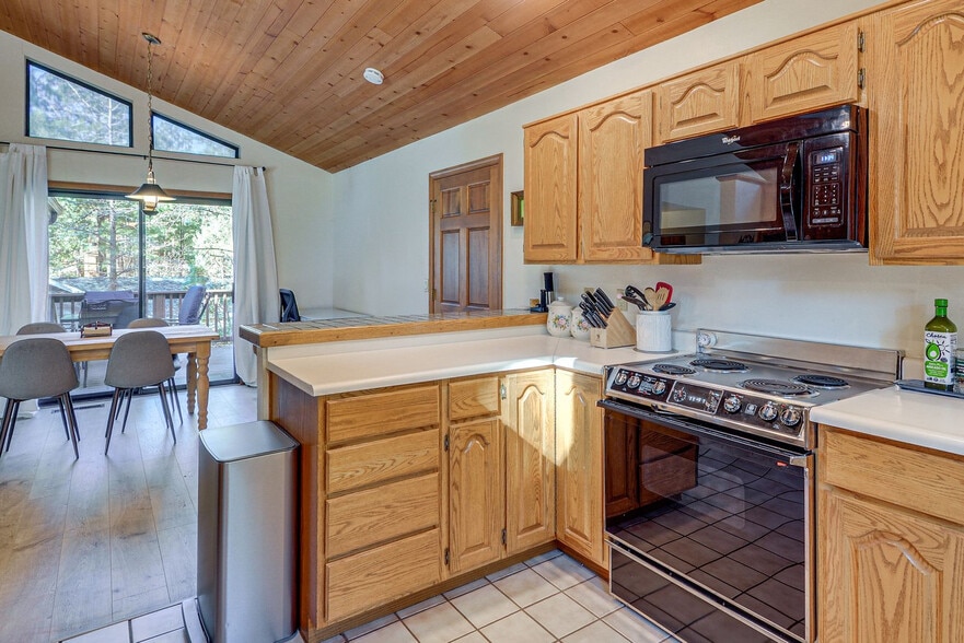 Building Photo - 1490 Valley Ranch Cir