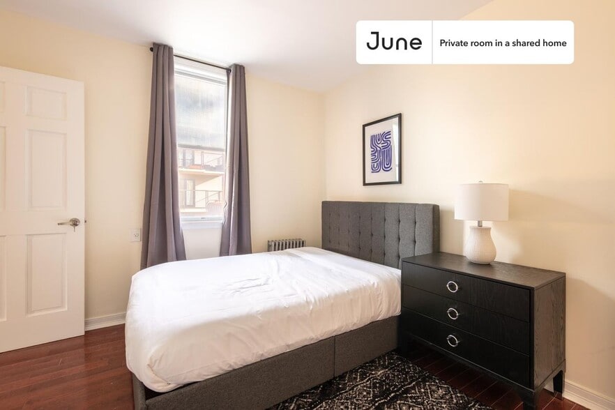 Primary Photo - Room in Shared 3 bed/1 bath home