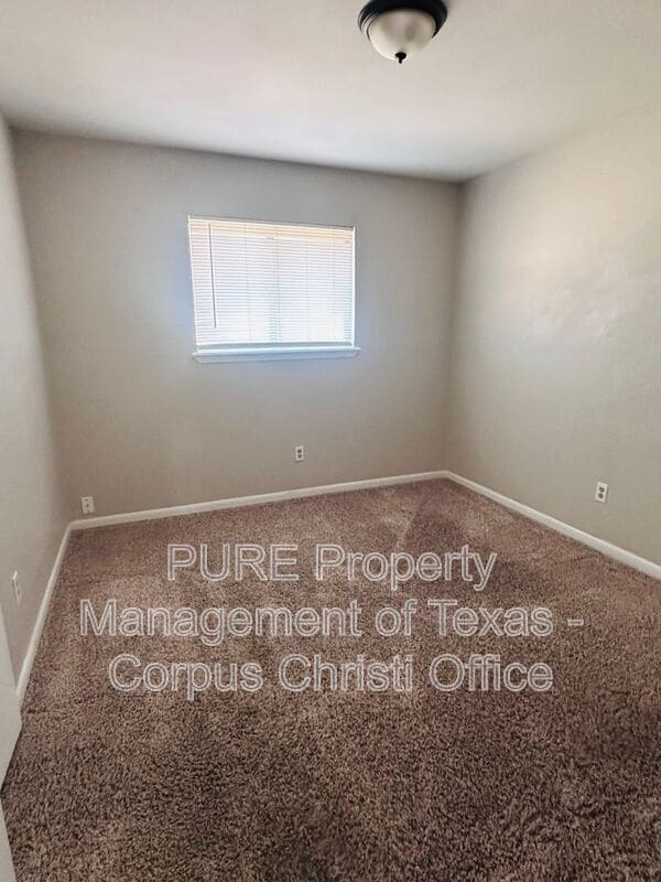 Building Photo - 11942 Mesa Dr