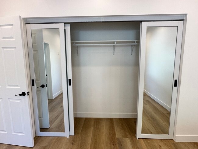 Building Photo - 3617 W Victory Blvd