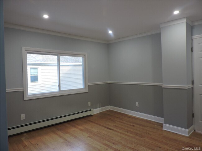 Building Photo - 23 Maple Ave