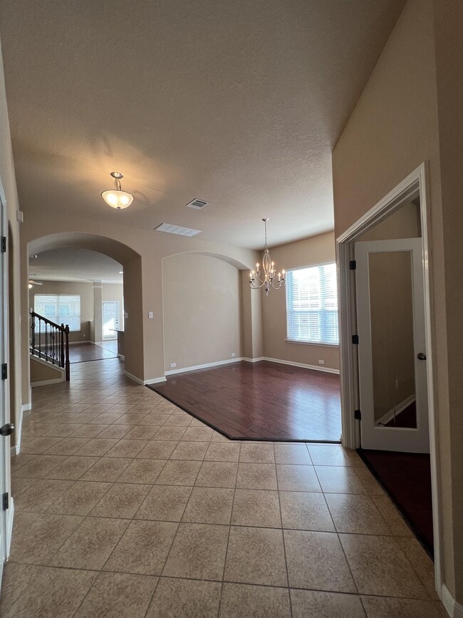 Building Photo - 25030 Buttermilk Ln