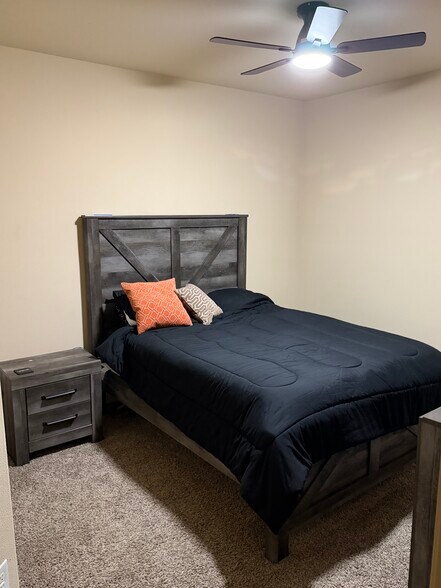 Building Photo - 1829 Lark Ln