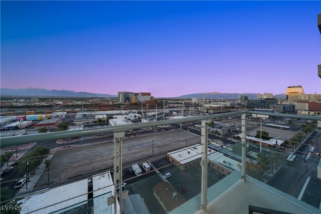 Building Photo - 200 Hoover Ave