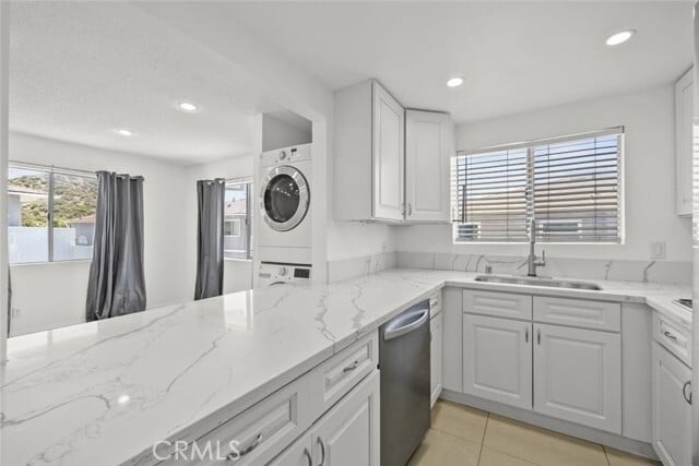 Building Photo - 28121 Robin Ave