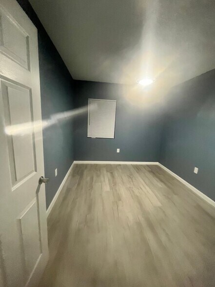 Building Photo - 4513 13th Ave N