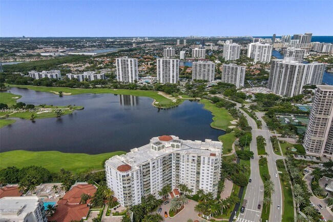 Building Photo - 20000 E Country Club Dr