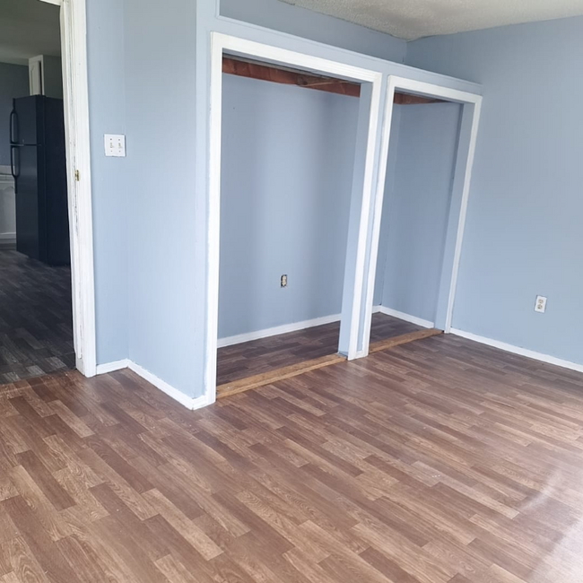Building Photo - 2824 N Texas Blvd