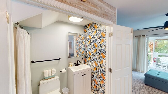 Building Photo - $3,800/mo - Furnished 2-Bed/1.5-Bath Townh...