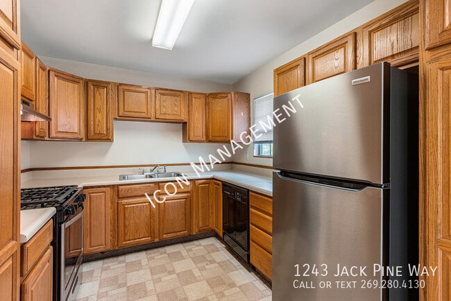 Building Photo - 1243 Jack Pine Way