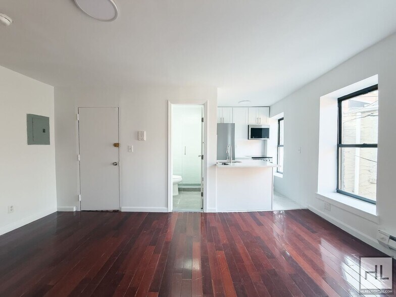 Building Photo - FULTON STREET / Available Now – No Fee! Sp...