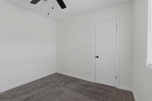 Building Photo - 321 SE 67th St