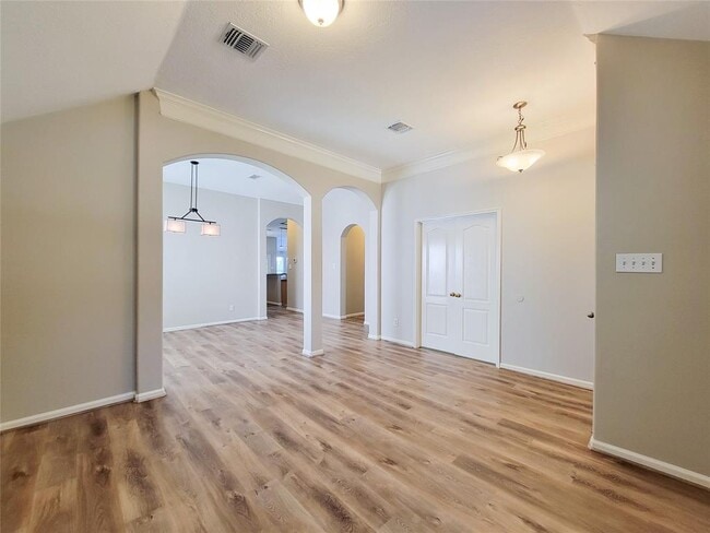 Building Photo - 12307 Shadowvista Dr