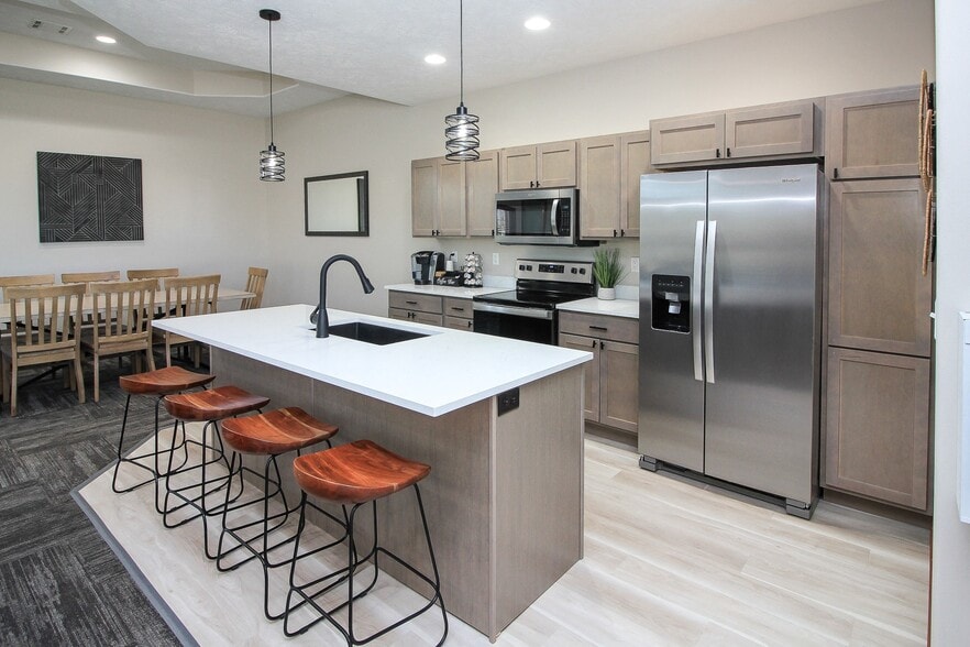 Primary Photo - Prairie Towers - Lavish Living