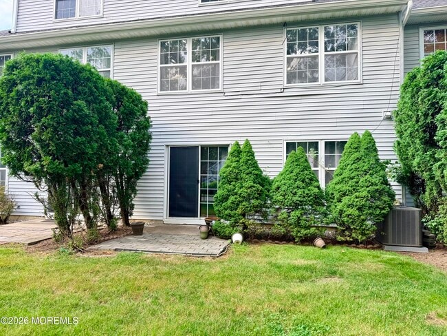 Building Photo - 743 Banyan Ct